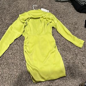 Super cute, never worn green dress!